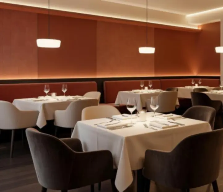 Taste Corner étterem belső tere meleg, modern hangulattal